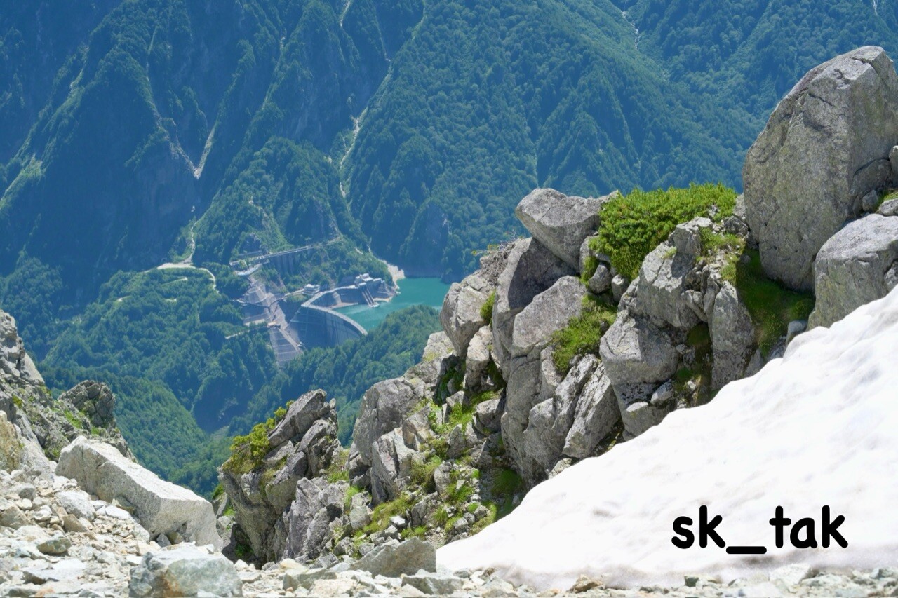 立山から見下ろす黒部ダム